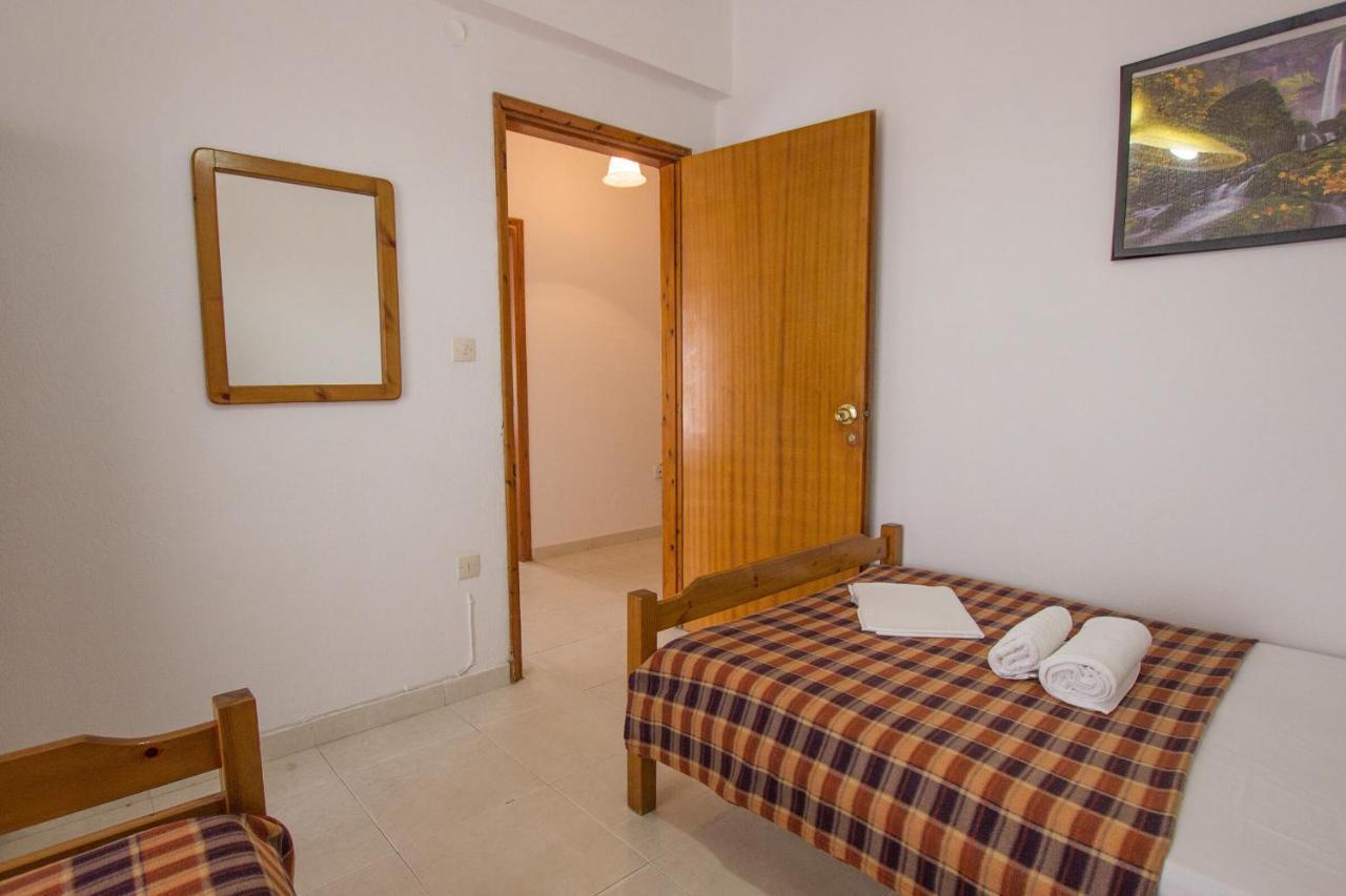 George Laz Rooms Nea Vrasna Luaran gambar