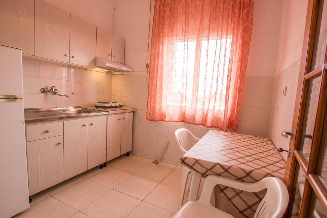 George Laz Rooms Nea Vrasna Luaran gambar
