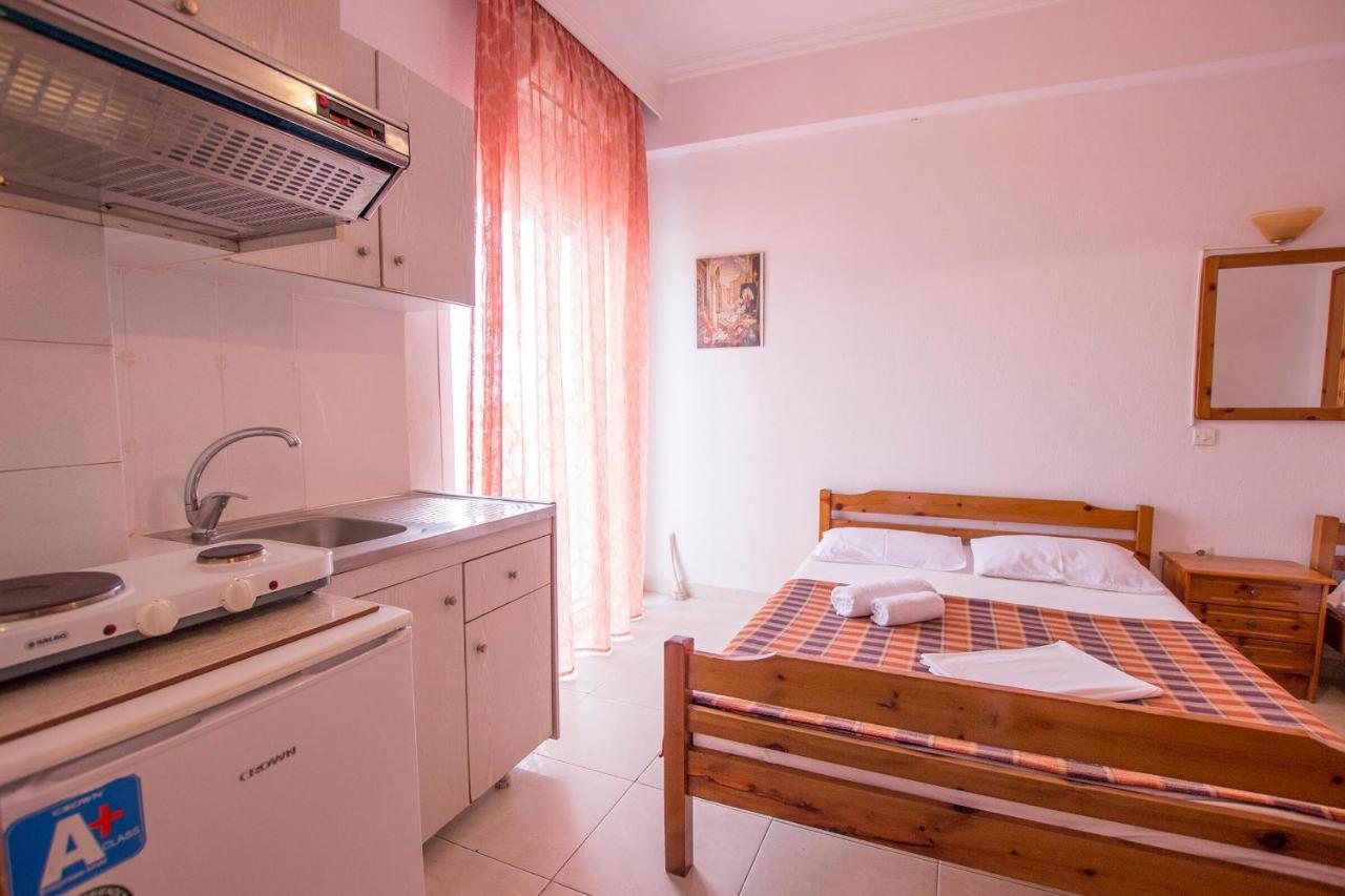 George Laz Rooms Nea Vrasna Luaran gambar