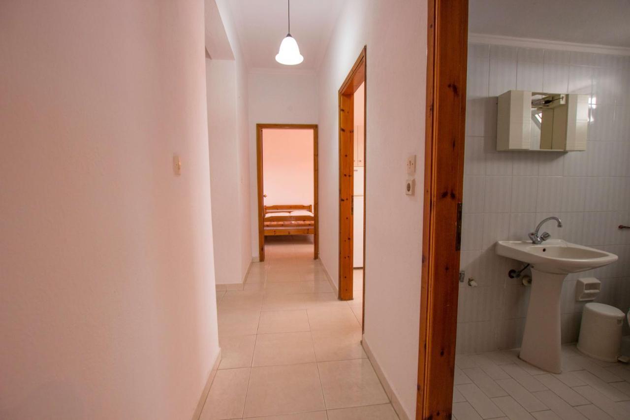 George Laz Rooms Nea Vrasna Luaran gambar