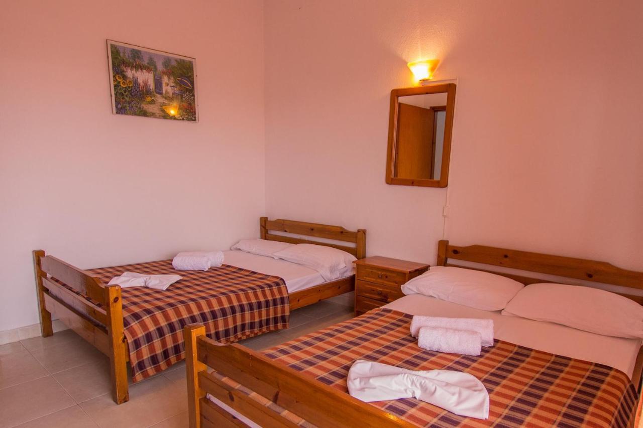 George Laz Rooms Nea Vrasna Luaran gambar