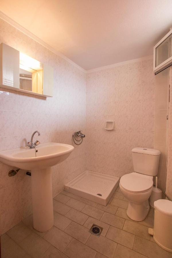 George Laz Rooms Nea Vrasna Luaran gambar