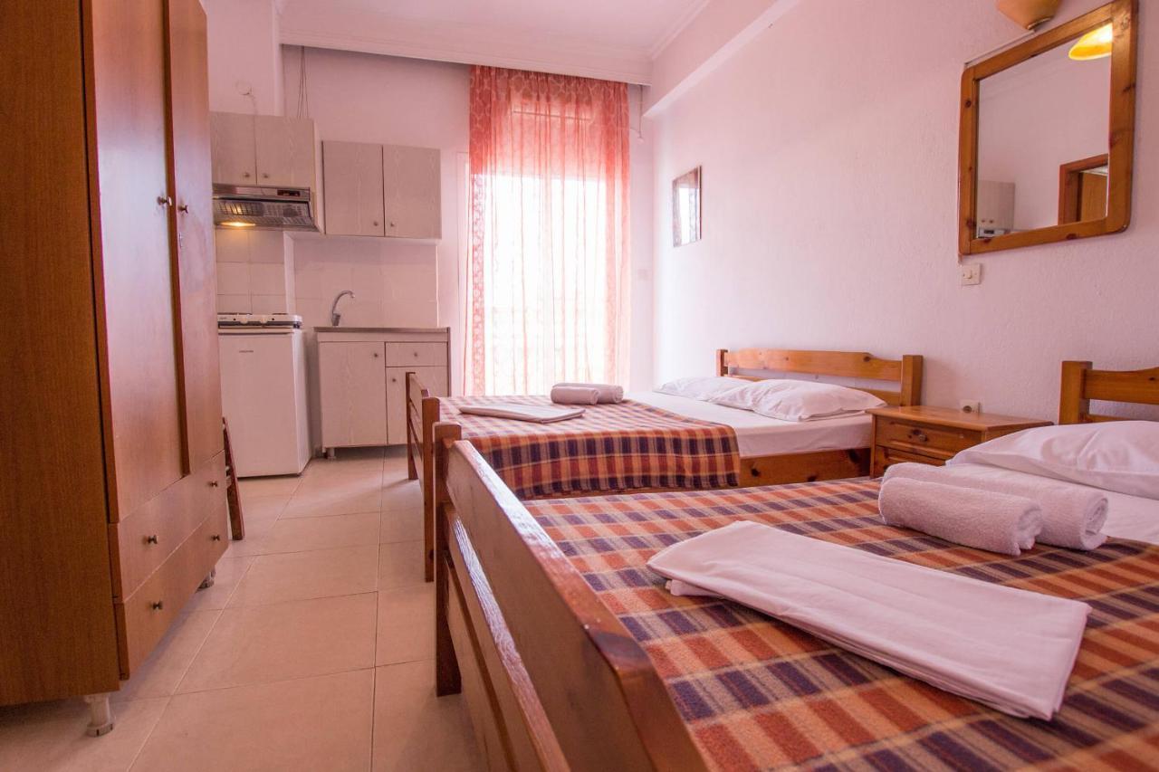 George Laz Rooms Nea Vrasna Luaran gambar
