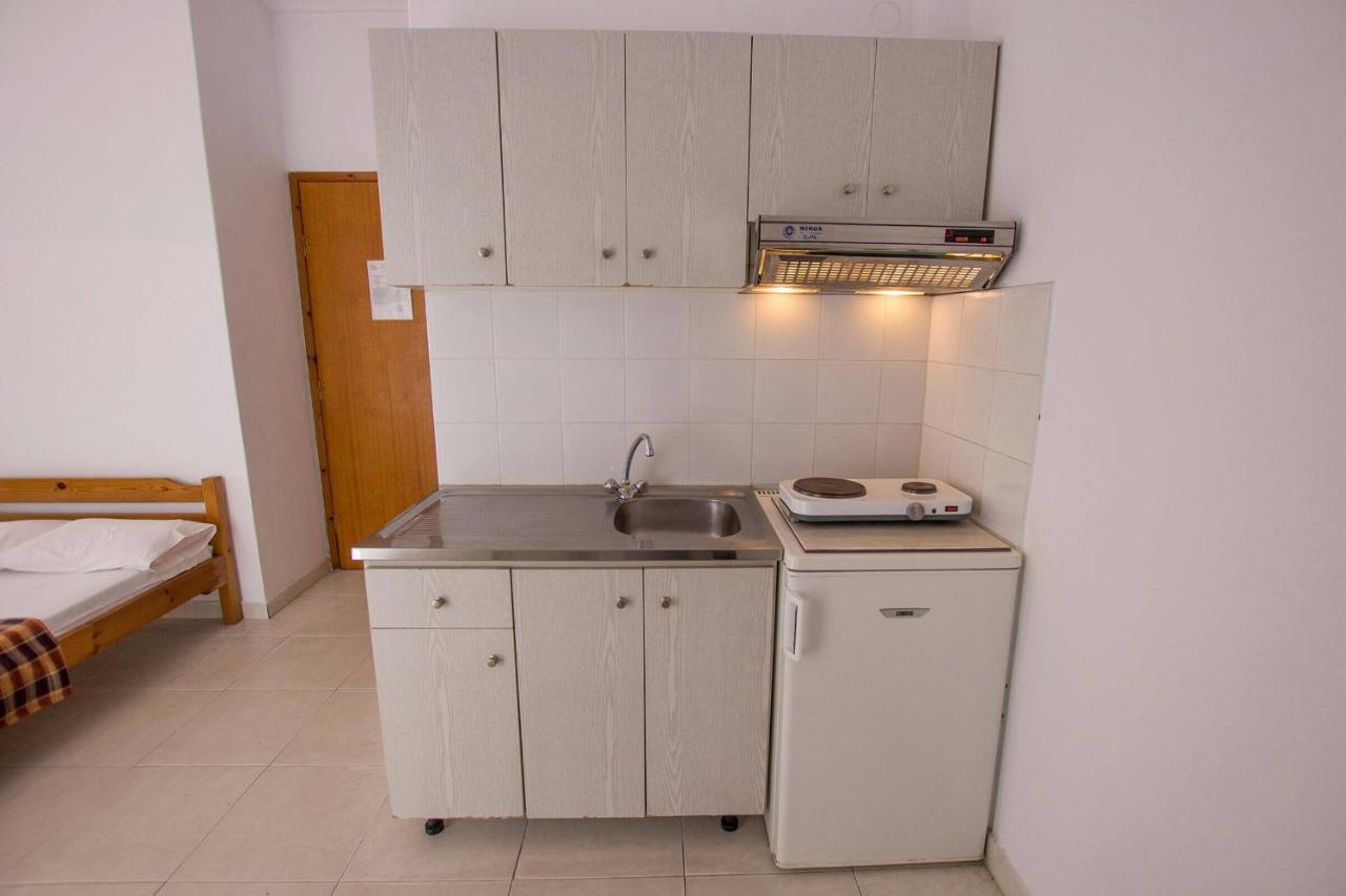 George Laz Rooms Nea Vrasna Luaran gambar