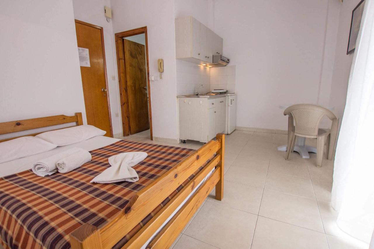 George Laz Rooms Nea Vrasna Luaran gambar