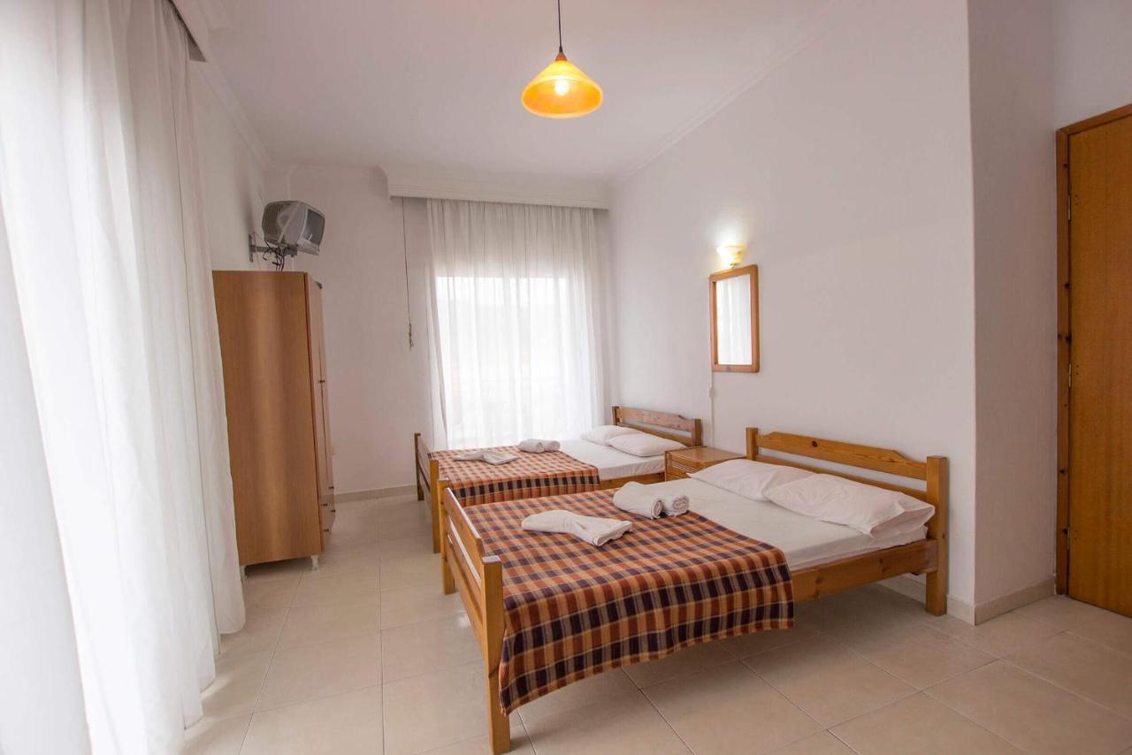 George Laz Rooms Nea Vrasna Luaran gambar